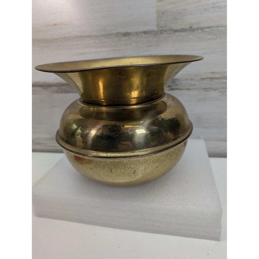 Vintage Brass Spittoon Cuspidor Made In England Round Bowl‎ Pot Decor Display